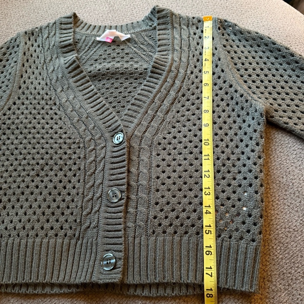Juniors 2 pack Sweaters Cream and Green No Boundaries size 7-9 - Picture 12 of 12
